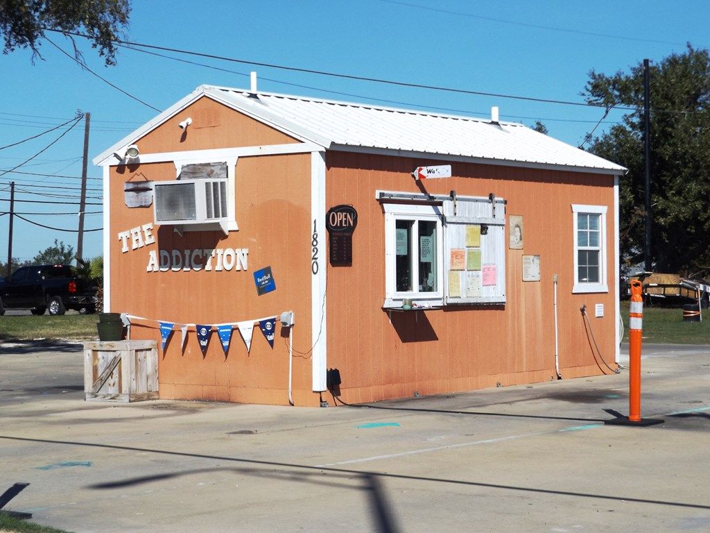 1820 W Wheeler Ave, Aransas Pass, TX 78336